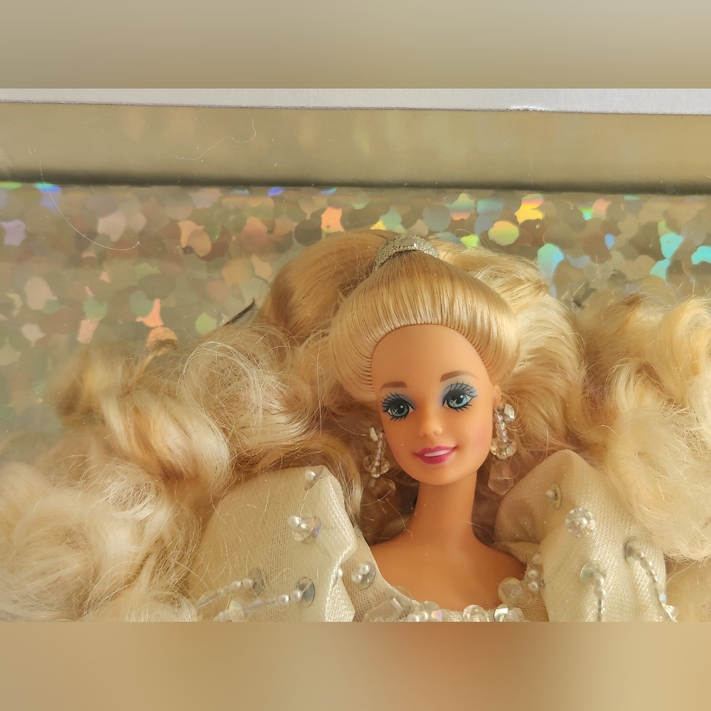 🌌 1992 Happy Holidays Barbie Vintage Doll 72 - Picture 3 of 11